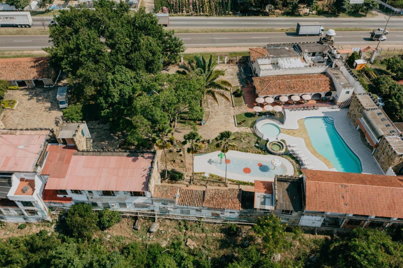 Hotel El Castillo Chinauta Εξωτερικό φωτογραφία