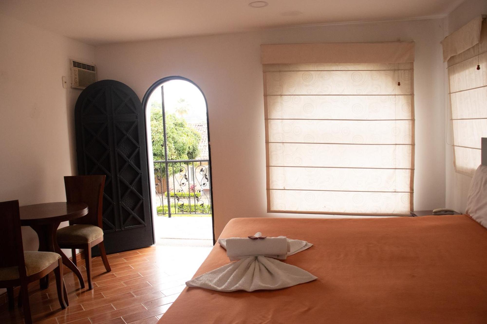Hotel El Castillo Chinauta Εξωτερικό φωτογραφία