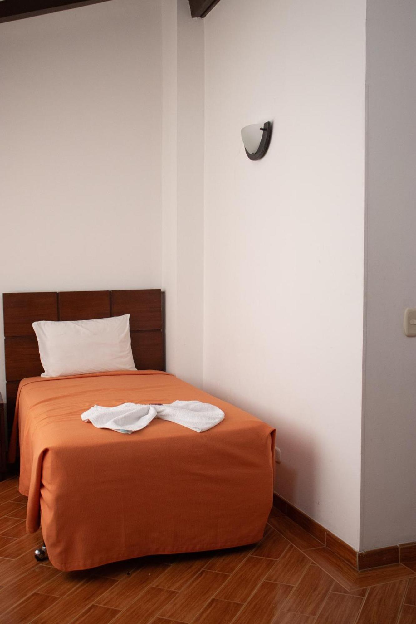 Hotel El Castillo Chinauta Εξωτερικό φωτογραφία