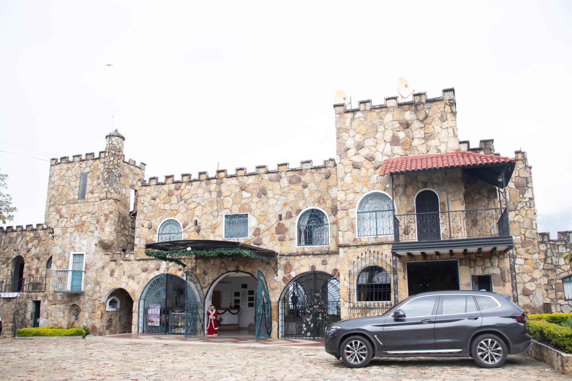 Hotel El Castillo Chinauta Εξωτερικό φωτογραφία