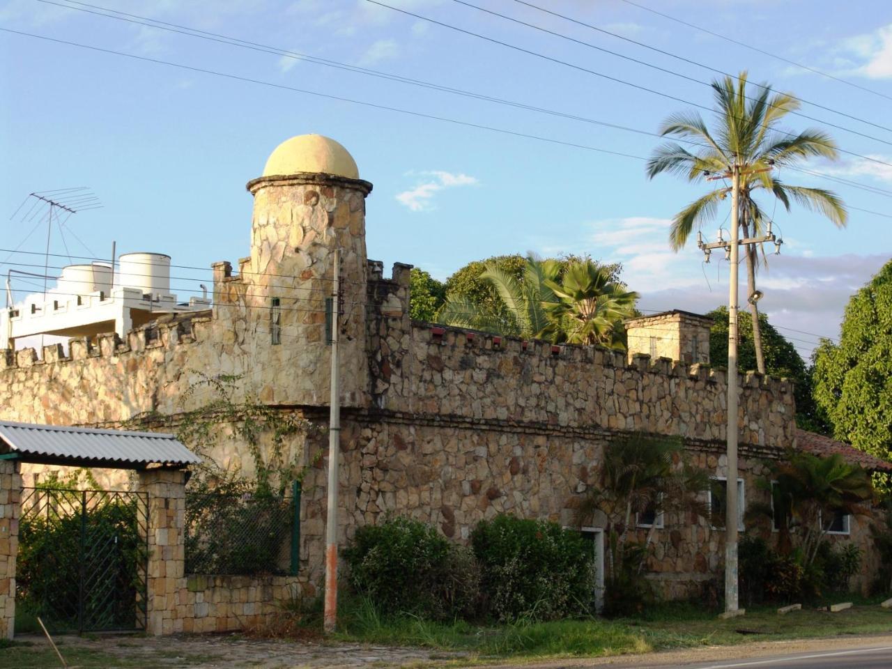 Hotel El Castillo Chinauta Εξωτερικό φωτογραφία